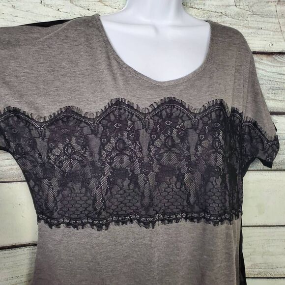 Maurices Women’s Plus Gray Black Lace Contrast Short Sleeve Tunic Top Size 0 (1X - Picture 3 of 8